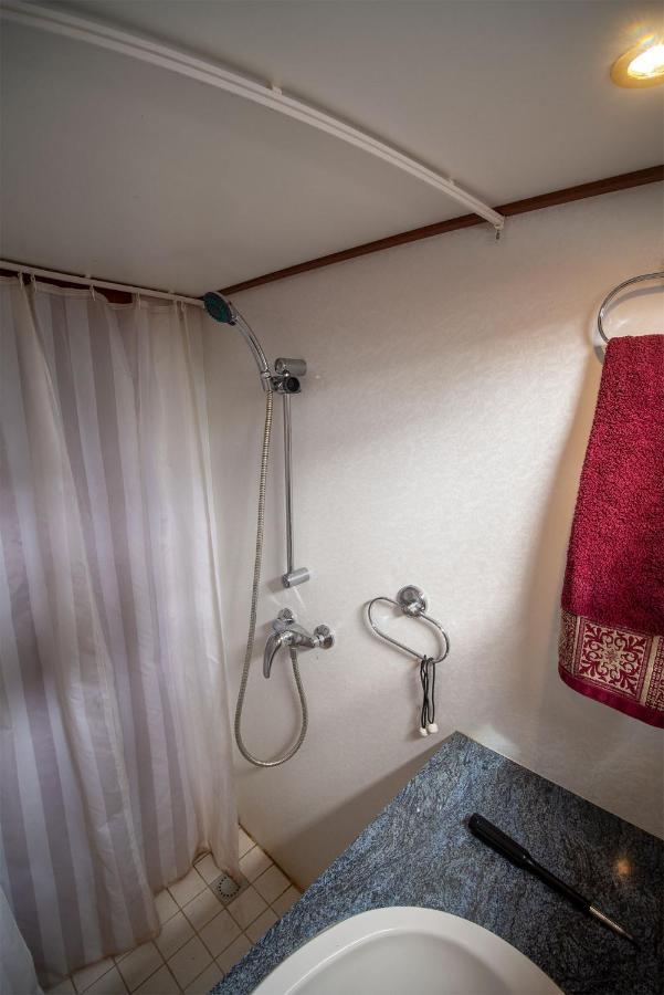 Vedette Hollandaise De 13 M Pour Sejour Insolite Hotel Nivillac Екстериор снимка