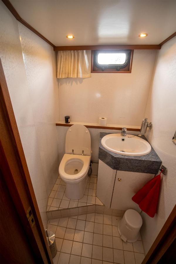 Vedette Hollandaise De 13 M Pour Sejour Insolite Hotel Nivillac Екстериор снимка