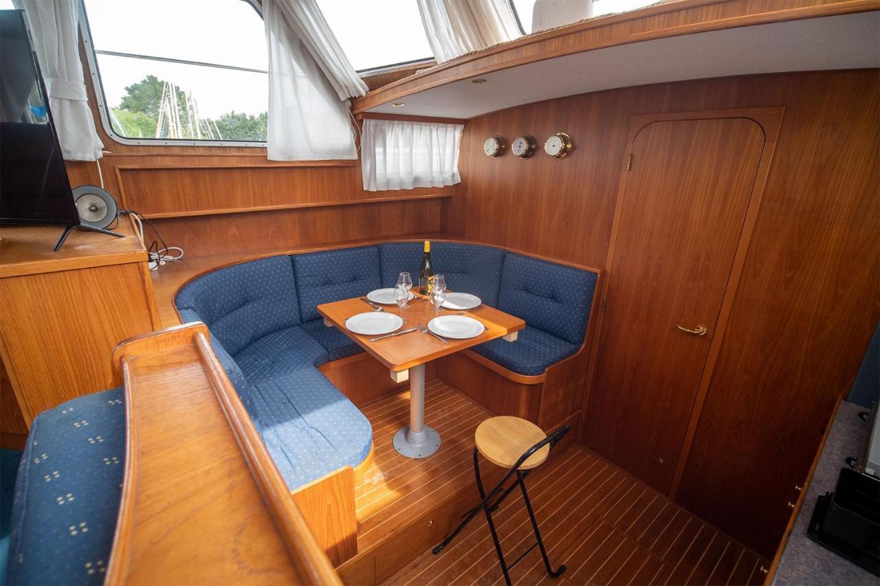 Vedette Hollandaise De 13 M Pour Sejour Insolite Hotel Nivillac Екстериор снимка